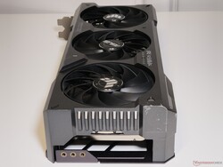 TUF GamingGeForce RTX 4070 Ti Super 在压力下风扇噪音低