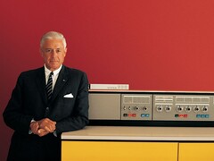 1964 年，当时的 IBM 老板小托马斯-沃森（Thomas Watson Jr.(图片：IBM）