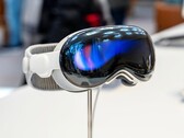 Apple 预计将在年底推出 Vision Pro 的后续产品。(图片来源：Roméo A.）