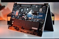 HP EliteBook 8 G2a 16 的内部
