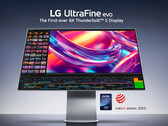 LG UltraFine 32U990A 结合了 6K 分辨率和双 Thunderbolt 5 端口。(图片来源：LG）