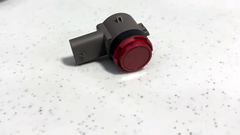 特斯拉通过抛弃超声波传感器节省了一大笔费用(图片:Munro Live/YouTube)。