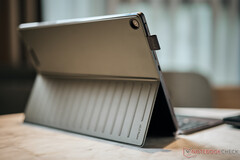 华硕 ProArt PZ13 是首款采用 ARM 技术的 ProArt 可拆卸式电脑