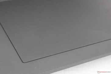 大尺寸点击板可靠舒适，适合光标控制
