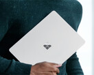 13 英寸的 Surface Laptop 是微软目前销售的最小款笔记本电脑。