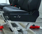 Cybertruck的前卫外形被其座椅调节按钮所模仿（图片：特斯拉）