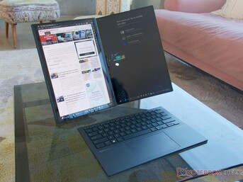 桌面模式下的 Zenbook Duo。(来源：Own）