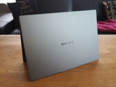 时尚、高品质：IdeaPad Slim 5 16 的机身令人印象深刻。(图片来源：Notebookcheck）