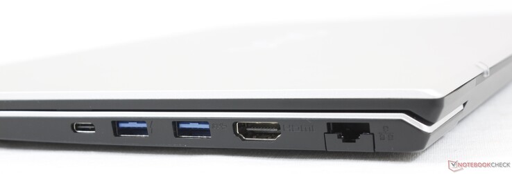 右边。USB-C + DisplayPort + Power Delivery, USB-A 3.1 Gen. 1, HDMI, Gigabit RJ-45