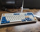 MelGeek Modern97 机械键盘结合了独特的外观和柔软的键入体验