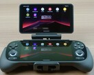 Retroid 双屏幕插件为兼容的 Retroid 手持设备增加了第二个屏幕。(图片来源：Retroid）