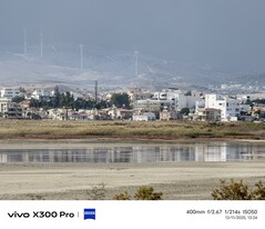 配备 400 毫米长焦变焦镜头的 Vivo X300 Pro