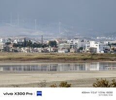 配备 400 毫米长焦变焦镜头的 Vivo X300 Pro