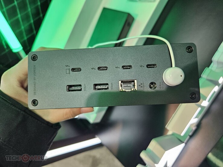 Revodok Max 2131 采用 Thunderbolt 5 技术。(图片来源：TechPowerUp）