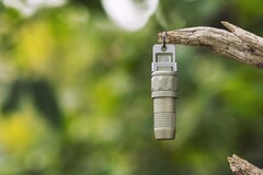 Olight iUltra 配备受保护的 USB-C 接口。(图片来源:Olight)