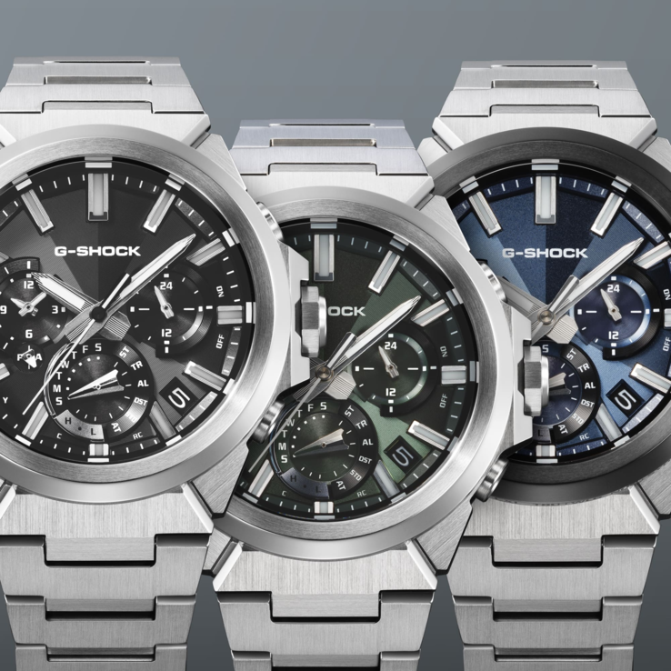 卡西欧 G-Shock G-Steel GST-W1000D 系列产品从左至右依次为:黑色 GST-W1000D-1A、绿色 GST-W1000D-3A 以及蓝色 GST-W1000AD-2A。