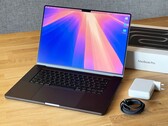 配备 OLED 显示屏的 MacBook Pro 可能最早于明年年底上市。(图片来源：Notebookcheck）