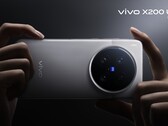 这是 vivo X200 超蔡司相机旗舰机的首张官方新闻图片。发布日期已经确定。(图片来源：vivo 韩博晓）