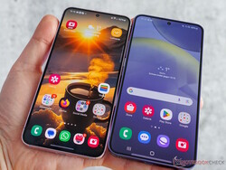Galaxy S24（右）的外观与前代产品相似。