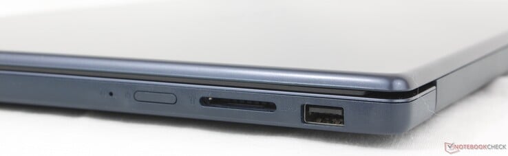 右侧一键恢复、电源按钮、SD 读卡器、USB-A（5Gbps）