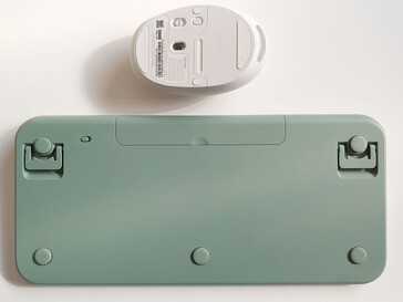 电源按钮位于底部（图片来源：Notebookcheck）