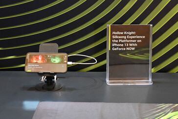 空洞骑士在Apple iPhone 13 上通过 GFN 显示运行的 Silksong