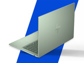 OmniBook 5 最多可配备 16GB 内存和 Core 7 350。图示：一张经过编辑的宣传图片，展示笔记本电脑背面。