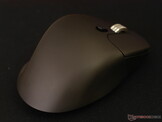 Keychron M6 8K 右后视图。 
