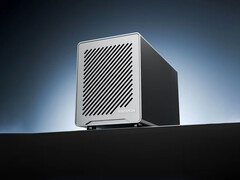 Y104A 在阿里巴巴的起价为 345 美元。图：NAS 的正面。(图片来源：阿里巴巴）