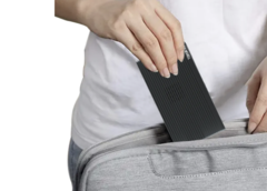 超薄型 Palmshell SLiM X4L 迷你 PC 配备四核英特尔 CPU。(图片来源:Palmshell)