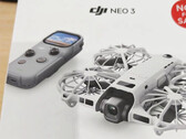 Neo 3 及其全新的 RC Mini 遥控器。