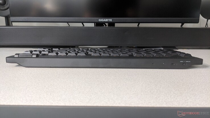 BlackWidow V4 HyperSpeed TKL 连接选项