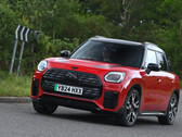完全电动的 Mini Countryman。新数据显示，英国电动汽车车主可节省高达 30% 的维护成本（图片来源：Autocar）