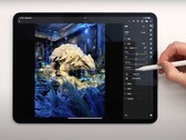 全新 iPad Pro 系列采用串联式 OLED 屏幕和全新 M4 SoC。(来源：YouTube 上的 Dave2D）