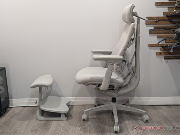 Omni 座椅和 StepSync 脚踏板。