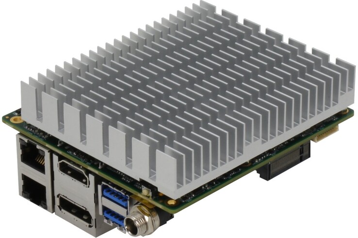 SBC 具有散热片（图片来源：Aaeon）