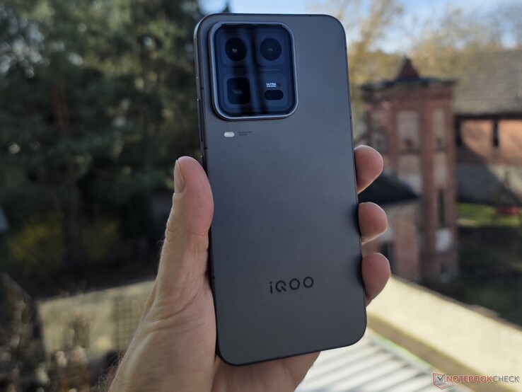 vivo iQOO 15 Ultra 智能手机评测