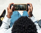 Corsair 最新推出的 iPhone 游戏手柄具有防漂移拇指杆。(图片：Corsair）