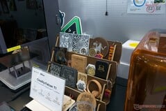 该公司自主研发的激光切割机也在展会上展出