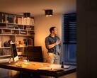 新款飞利浦 Hue Pillar 聚光灯比原来的型号更亮。(图片来源：飞利浦 Hue）