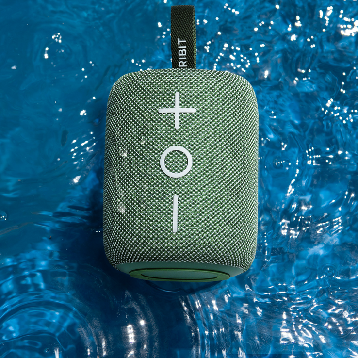 Tribit Stormbox Mini Plus 蓝牙扬声器可提供长达 12 小时的电池续航时间（图片来源：Tribit）