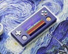 采用“星尘紫”配色的 Pocket Micro 2。