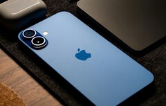 iPhone SE 4 是 iPhone 16 系列中经济实惠的选择之一。(图片来源:雅各布)