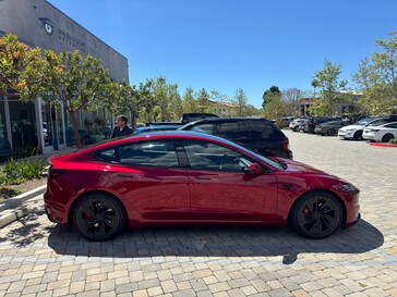 Model 3 跑车侧面