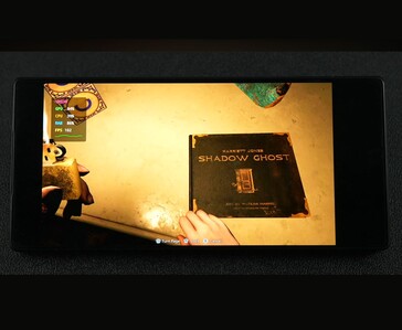 通过 PC 模拟在Android 上运行《生化危机 Requiem》游戏，显示超过 100 FPS 的性能。