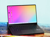 三星Galaxy Book3 Pro 14评论：轻巧的办公笔记本，拥有20小时的电池寿命