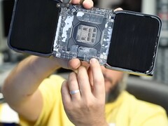 PCIe 坏掉后，价值 10,000 美元的 Nvidia RTX Pro 6000 变得毫无用处（图片来源：YouTube 上的 NorthbridgeFix）