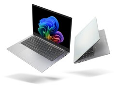 宏碁 Swift Edge 14 AI 2026 重量不到 1 千克（2.2 磅）。(图片来源：宏碁）