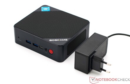 Bosgame Mini PC 及其 30 瓦电源适配器
