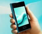 据预计,HMD Global 即将推出一款屏幕更大的姊妹机型,与图中展示的 HMD Touch 一同上市。
